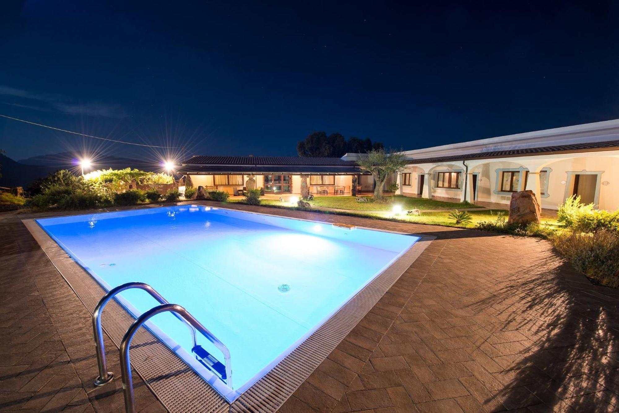Agriturismo Irghitula Posada  Ngoại thất bức ảnh